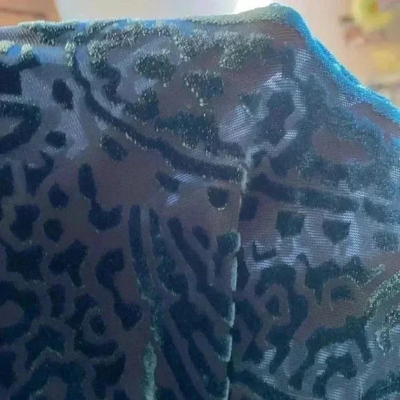 Woman’s Susan graver green burnt out lace vest ladies shirt - Picture 8 of 11